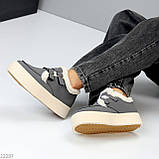 Сірі замшеві теплі автоледі з опушкою на потовщеній підошві, фото 4