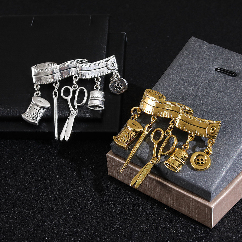 Брошка Ретро Інструменти портного підвішування Нитки Голка Ножиці Наперсток Ґудзик, фото 1