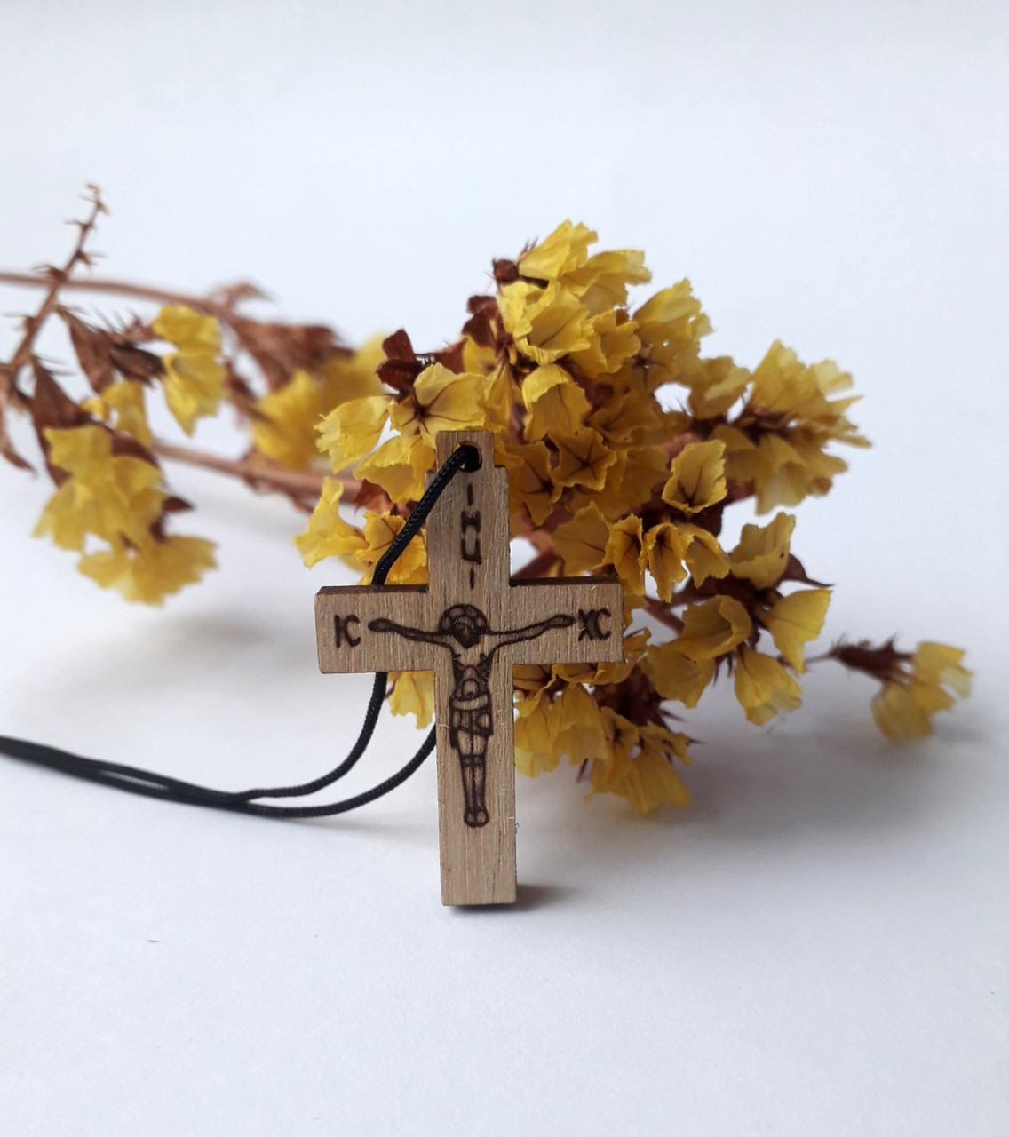 Хрестик на шнурку 3,3×2,1 см, товщина 4 мм, фото 1