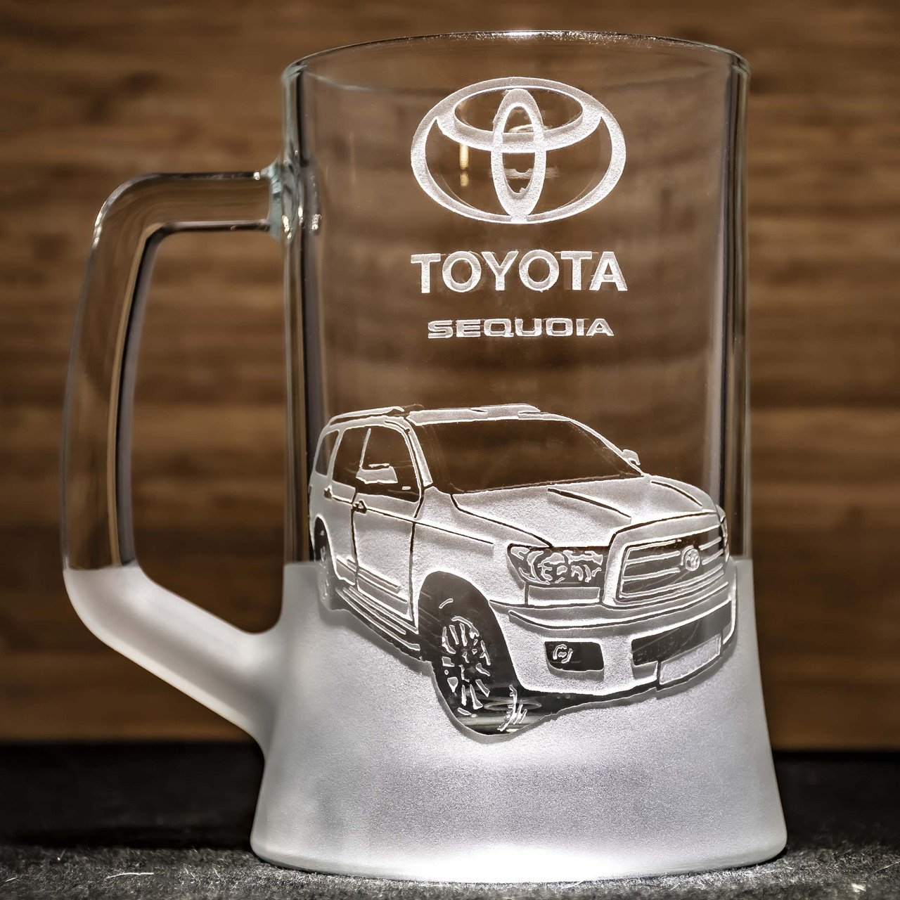 Пивний келих з гравіюванням автомобіля Toyota Sequoia Тойота Секвоя - подарунок для автомобіліста
