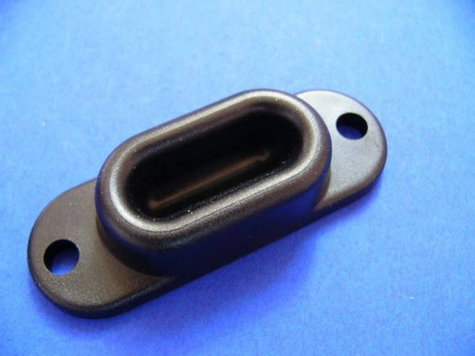 

Пластиковая направляющая боковой сдвижной двери на MERCEDES SPRINTER с1996-2006г.в и VW LT с1996-06г.в.