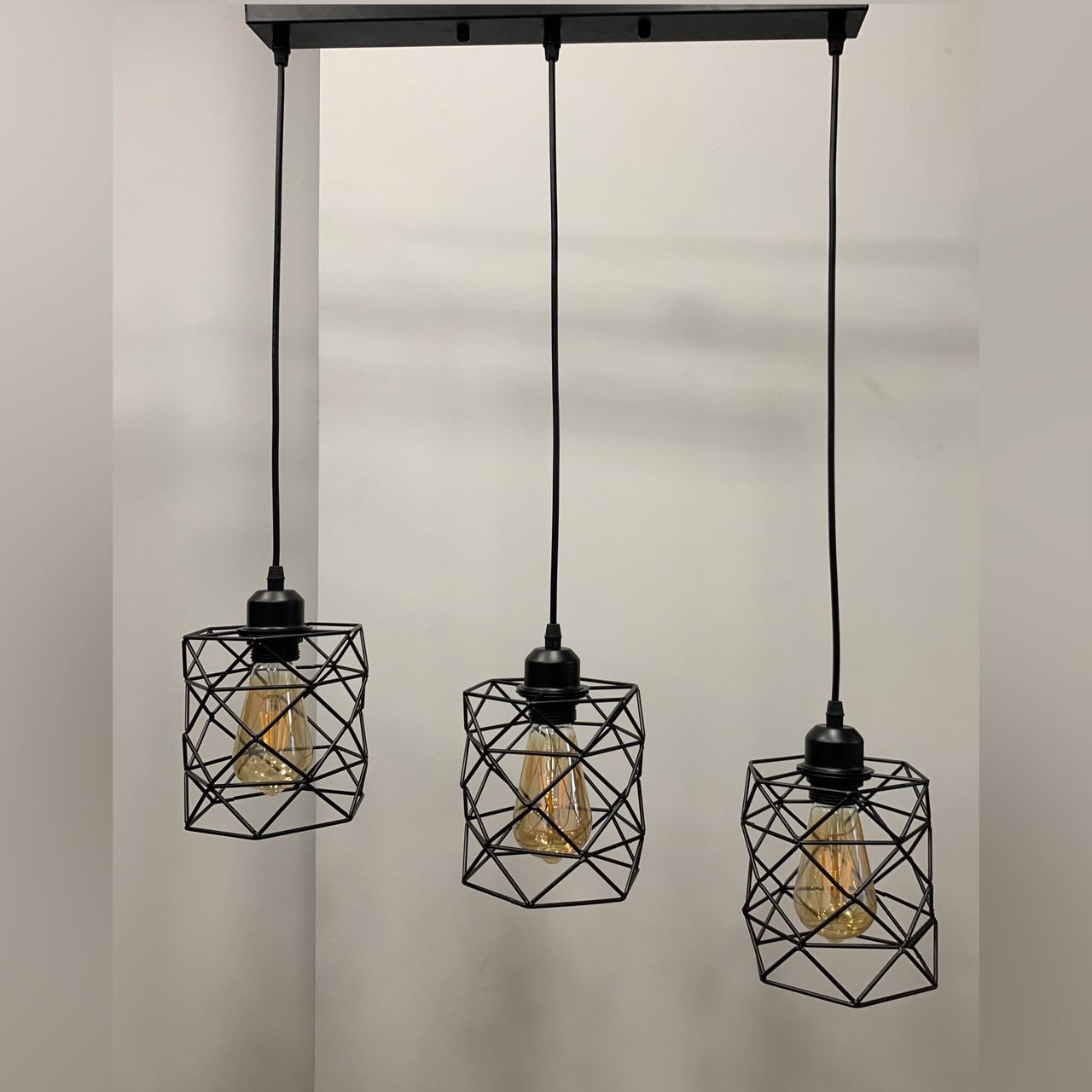 Чорна люстра на три фігурні плафони (56-PR105F-3 BK (500))