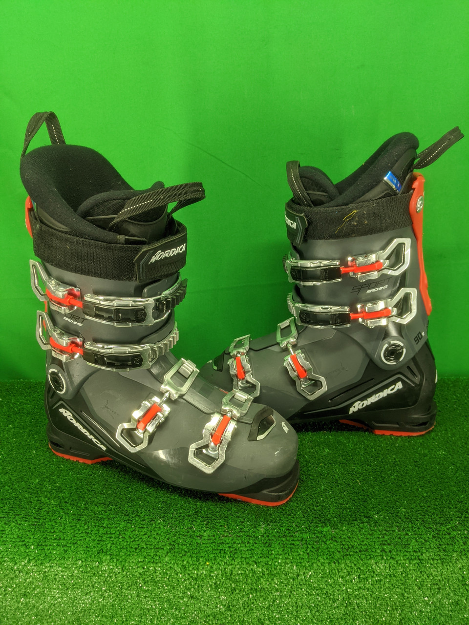 Гірськолижні черевики Nordica Sportmachine 90R 27.5 см 2022 б/у