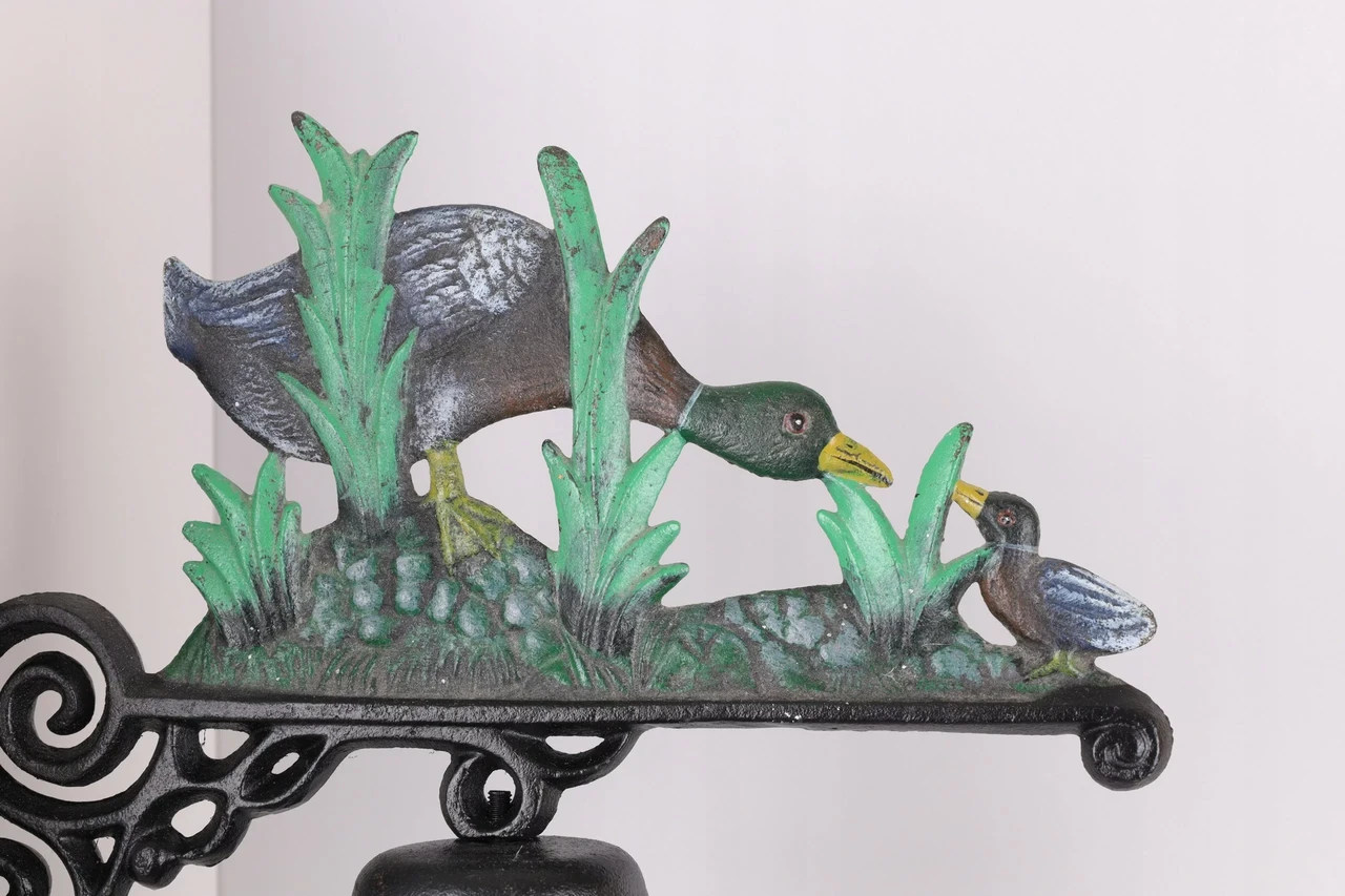 Дверний розписний чавунний дзвін з качками.