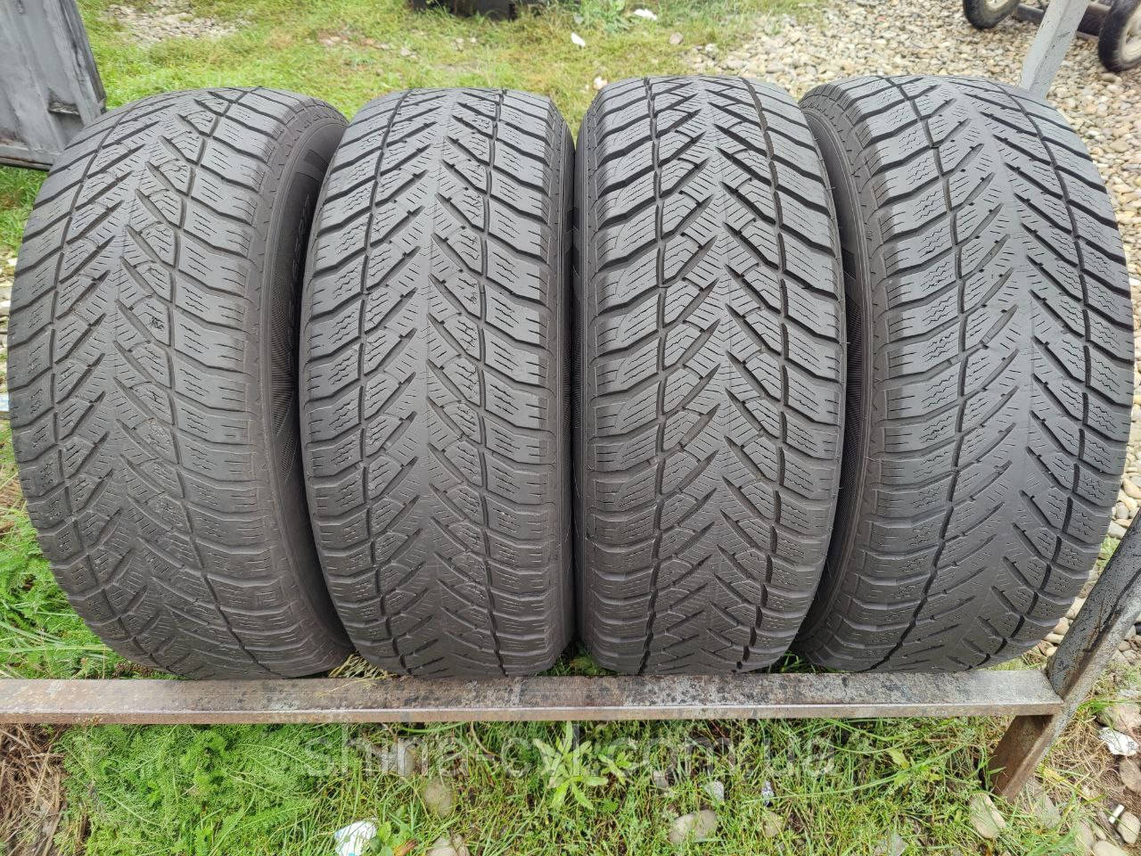 Зимові шини 265 65 r17 112T Goodyear Ultrafrip + Suv 4*4