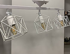 Стельова люстра з трьома білими плафонами