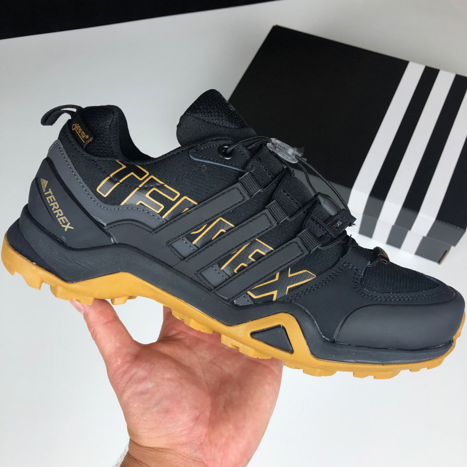 Чоловічі кросівки Adidas Terrex Swift R2 GTX терморідні осінні чорні золоті