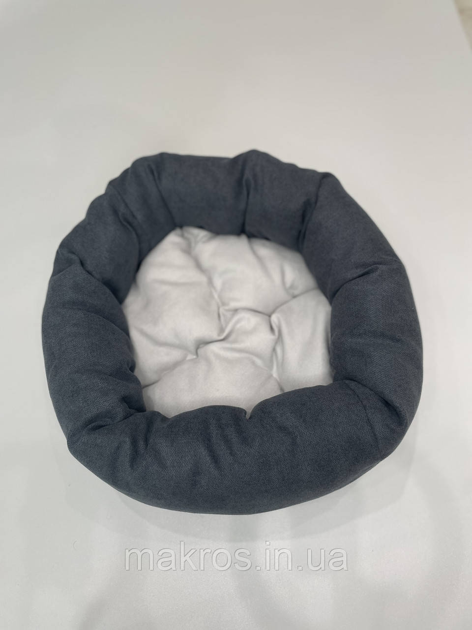 Лежак для котів і собак SKYPUFF 80 см Graphite + White