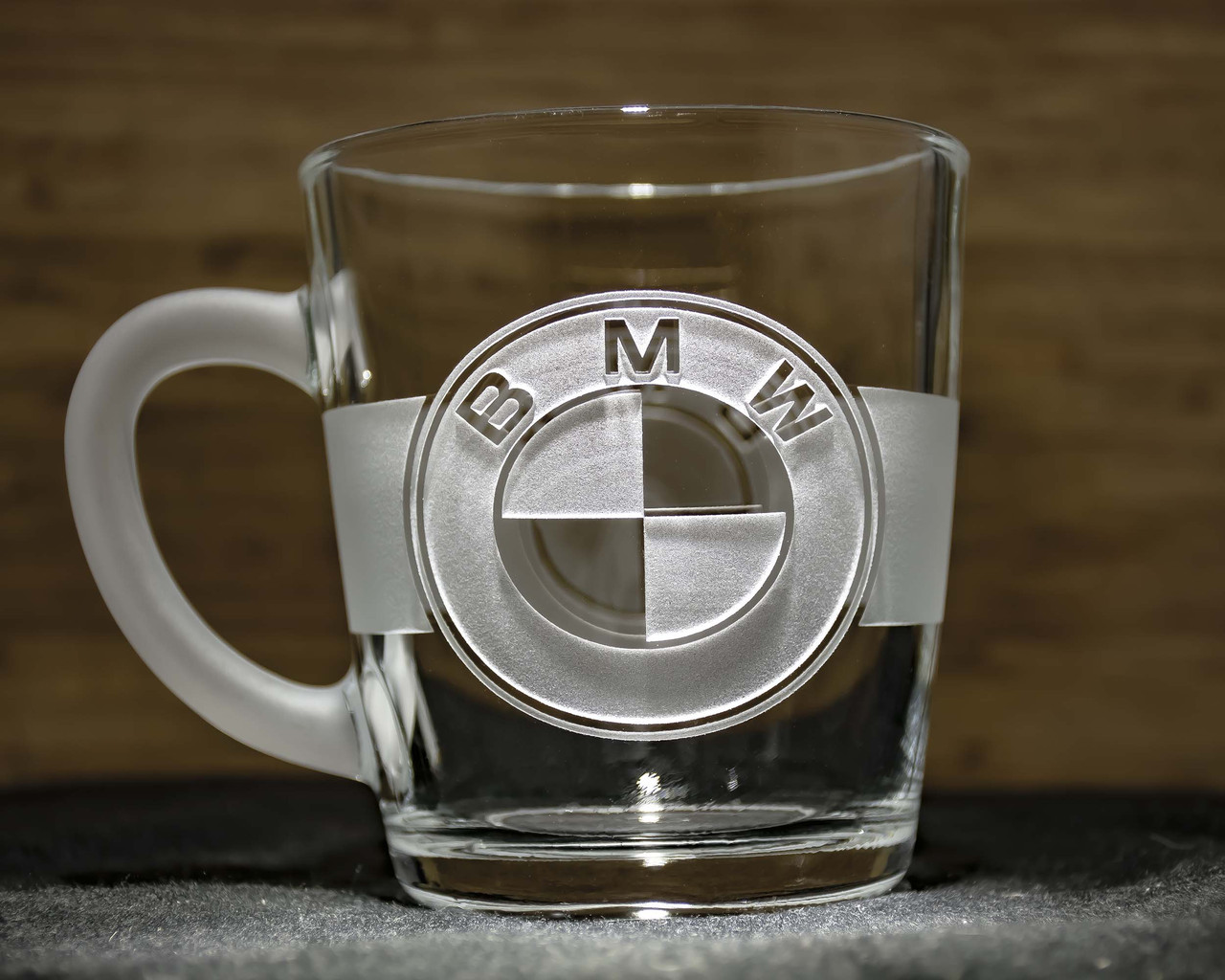 Чашка з гравіюванням логотипу BMW з матовою ручкою, фото 1