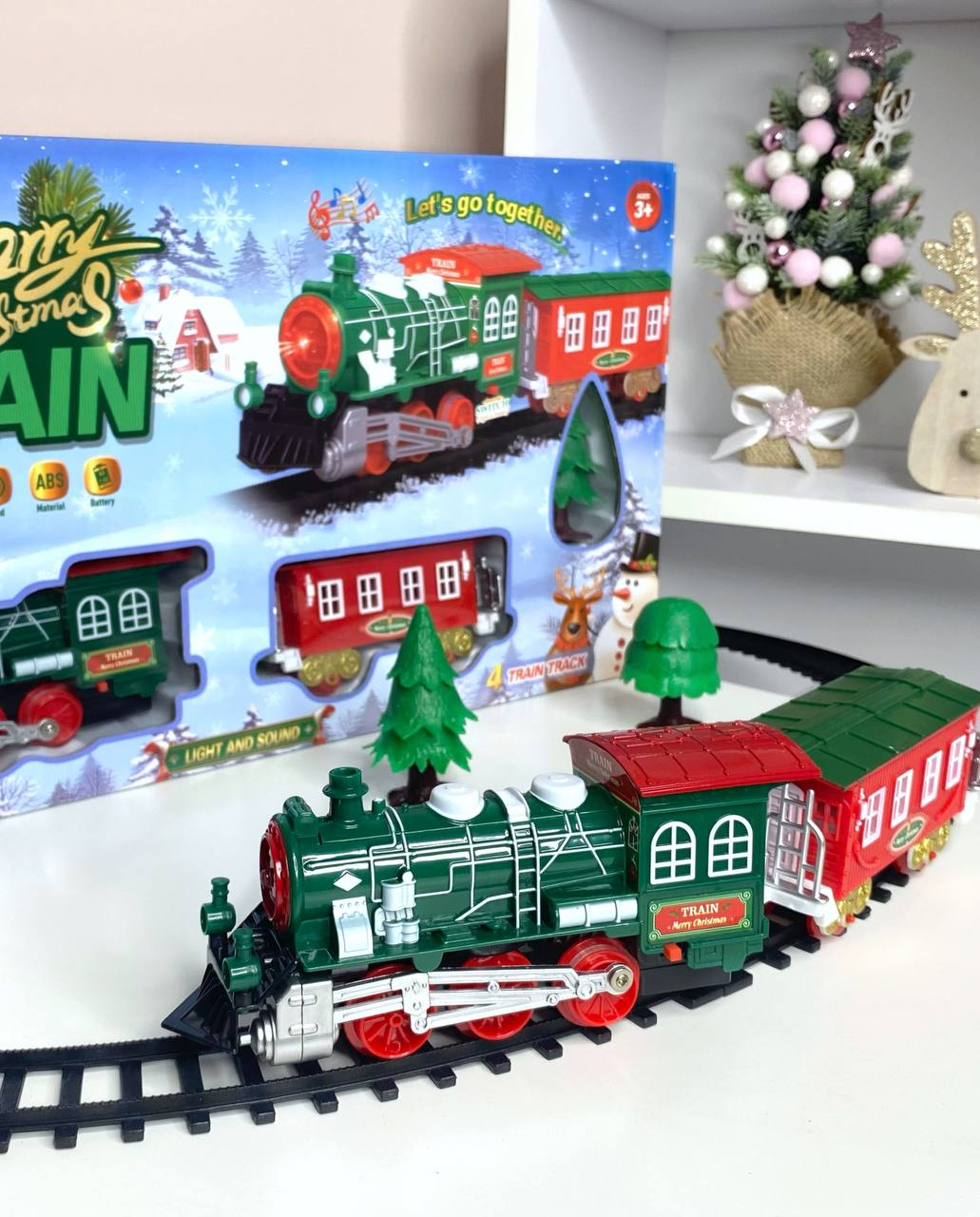 Дитяча залізниця JHX6637 Новорічний ЖД локомотив з залізничним полотном до 132 см, та вагончиком, фото 1