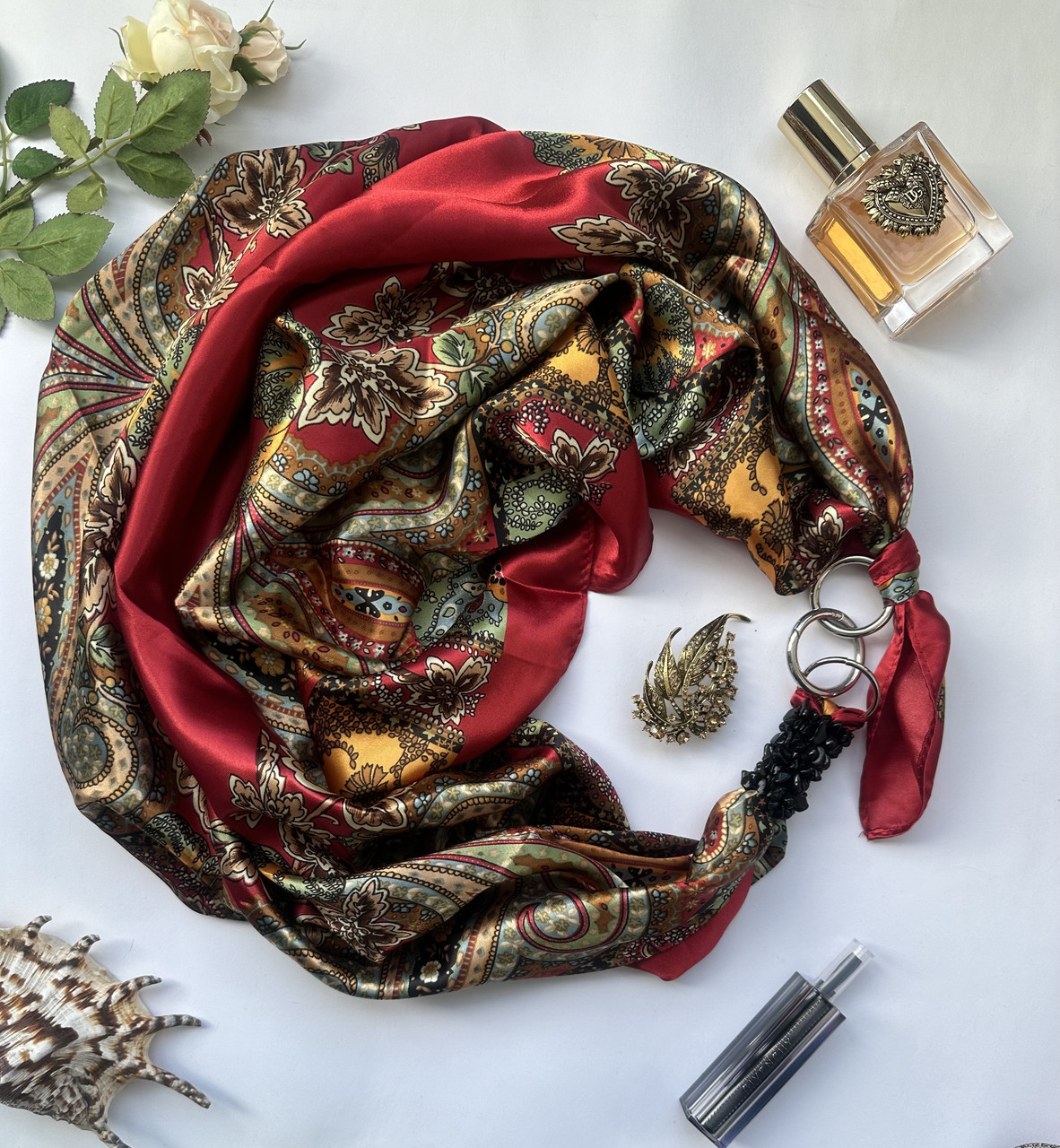 Дизайнерська хустка "Поезія любові" від бренда My Scarf, подарунок жінці, прикрашений натуральним каменем аметист
