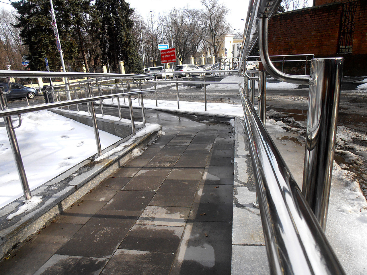 Огородження пандуса з нержавіючої сталі AISI 304, поручень Ø 38 мм, стійка Ø 42 мм, 2 ригелі Ø12 мм, Таврійськ