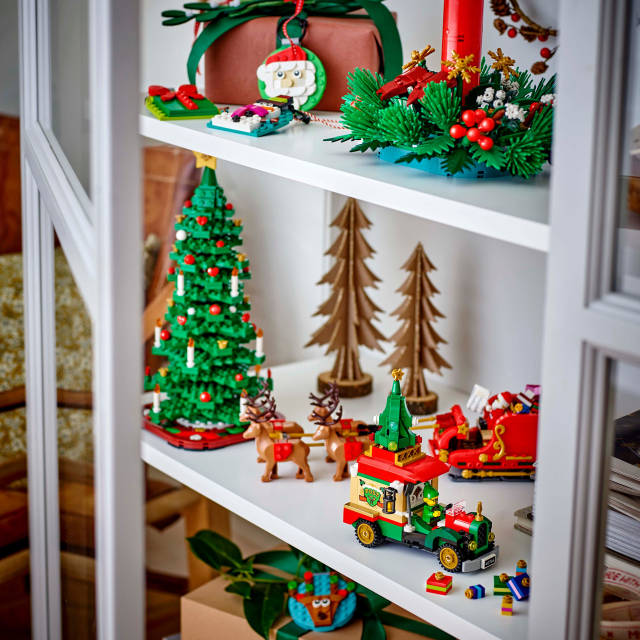 LEGO Iconic Сани Деда Мороза 40499: продажа, цена в Запорожье