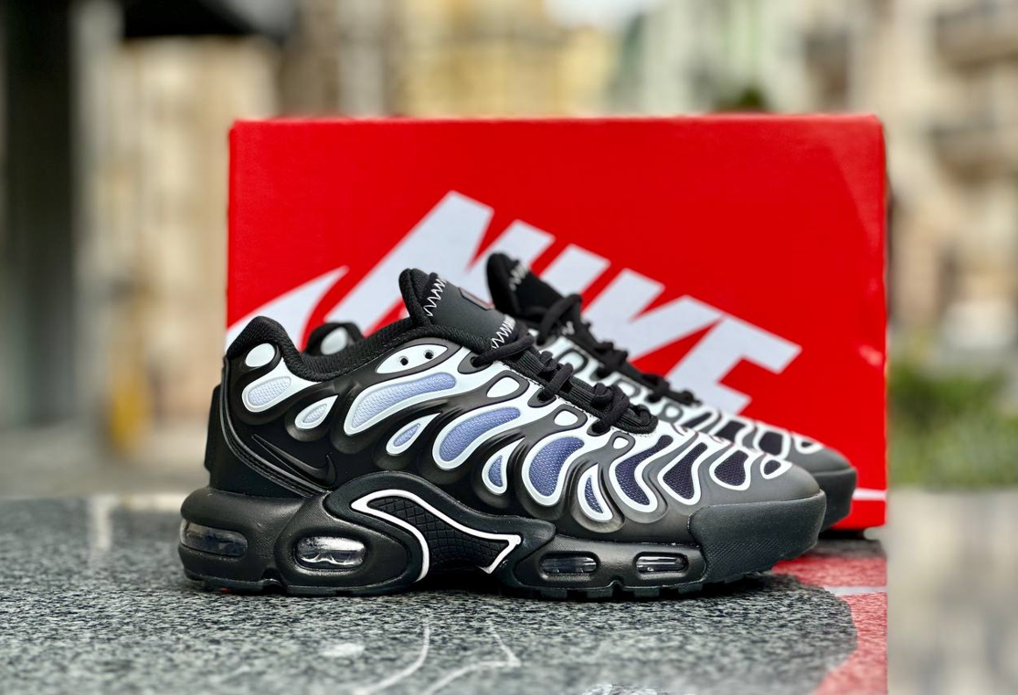 Чоловічі кросівки Nike Air Max Plus Drift Black White Найк Аір Макс Дріфт чорно-білі весна осінь