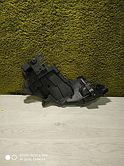 Кронштейн кріплення фари лівий Renault Fluence 2010-2016 Кронштейн фари Рено флюенс PRN43032AL