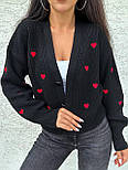 В'язаний короткий кардиган на ґудзиках із принтом серця (р. 42-46) 909559, фото 6