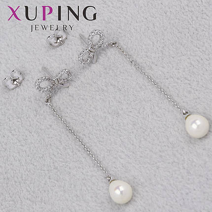 Серьги пуссеты гвоздики серебристого цвета фирма Xuping Jewelry бантики с висюльками размер 13х70 мм, фото 1