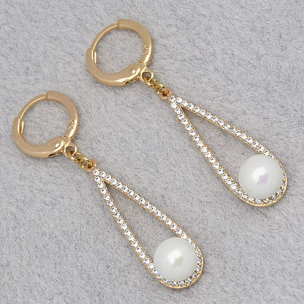 Серьги женские золотистого цвета Xuping Jewelry кольцо конго белый циркон с жемчужинами размер изделия 43х2 мм, фото 1