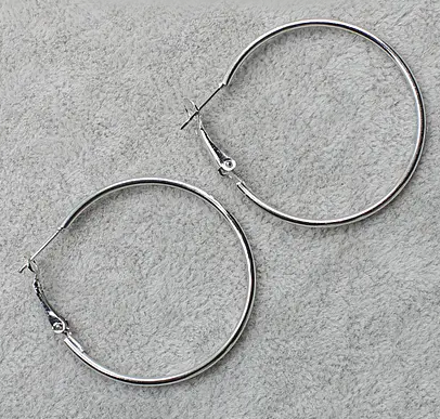 Серьги женские серебристого цвета медицинское золото Xuping Jewelry кольцо конго диаметр кольца 30 мм, фото 1