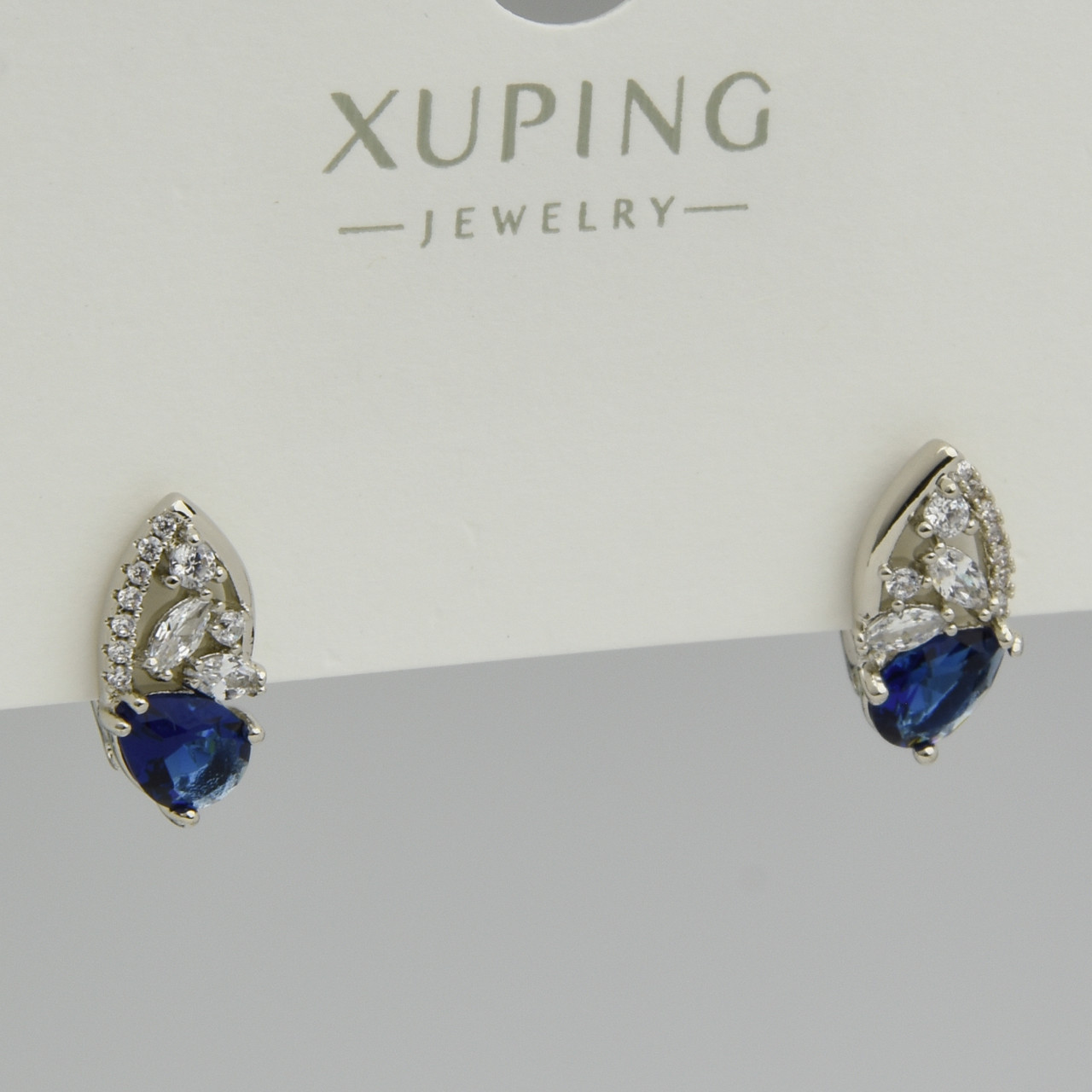 Серьги женские серебристого цвета Xuping Jewelry родий гвоздики с белым и синим цирконом размер 15х7 мм