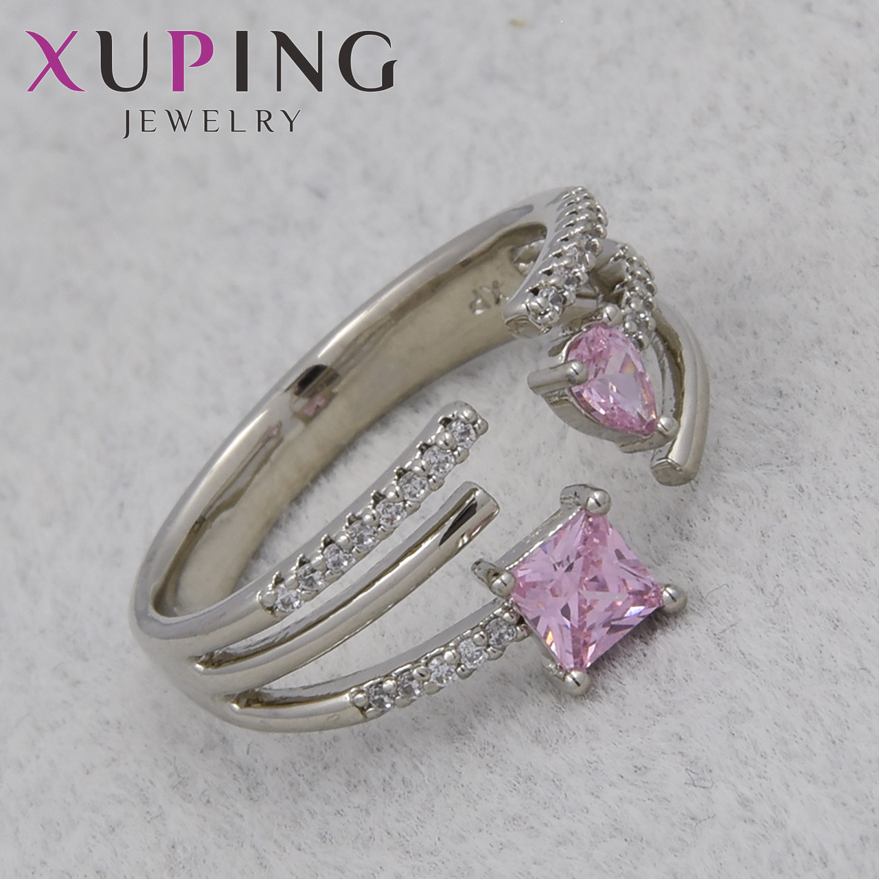 Кольцо серебристого цвета Xuping Jewelry медицинский сплав с розовыми кристаллами 18К незамкнутое ширина 7 мм
