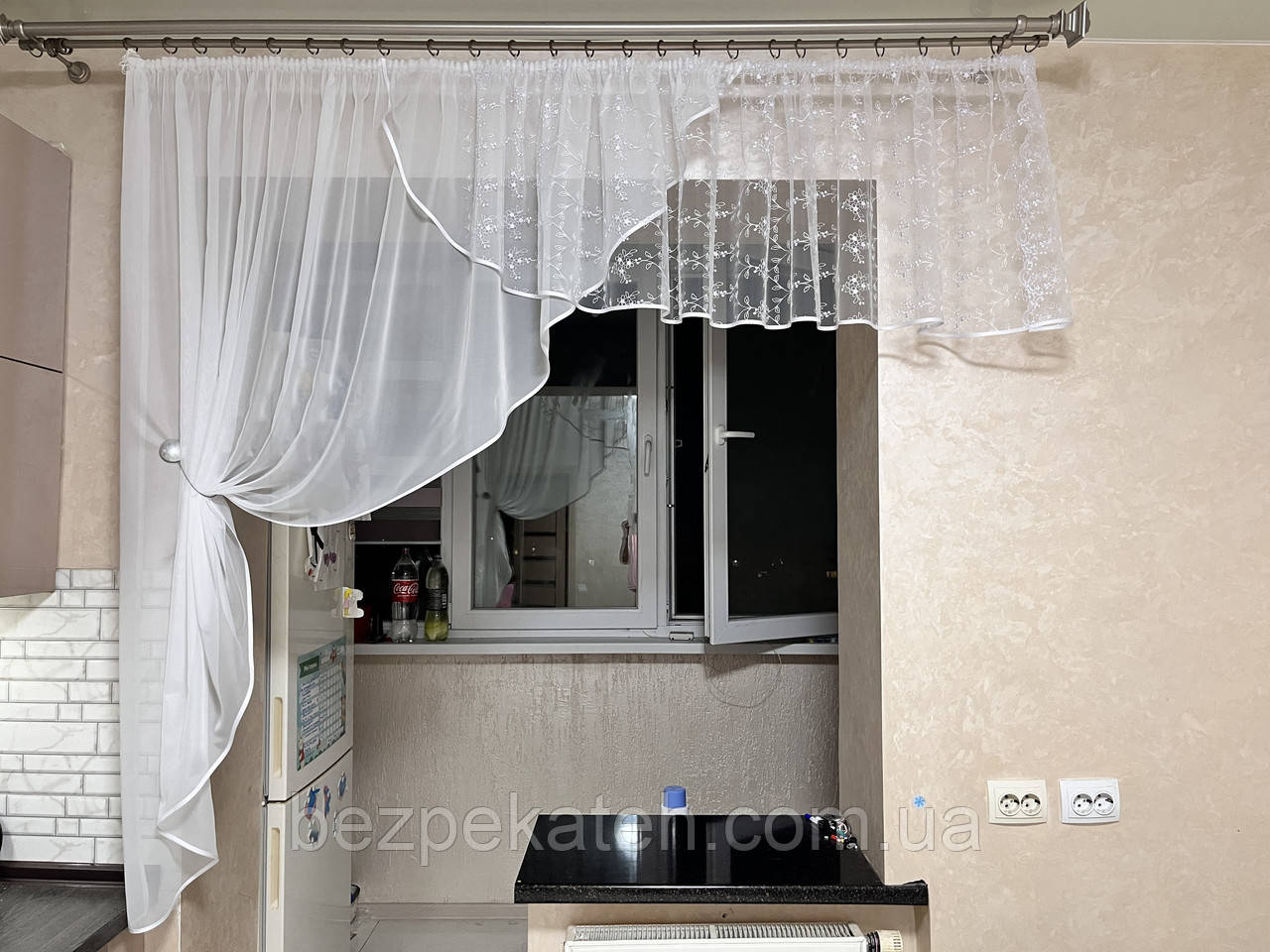 Красива тюль на кухню. Готова кухонні тюль. Стильна тюлі для кухні. Готова коротка тюль. Тюль в кухню.
