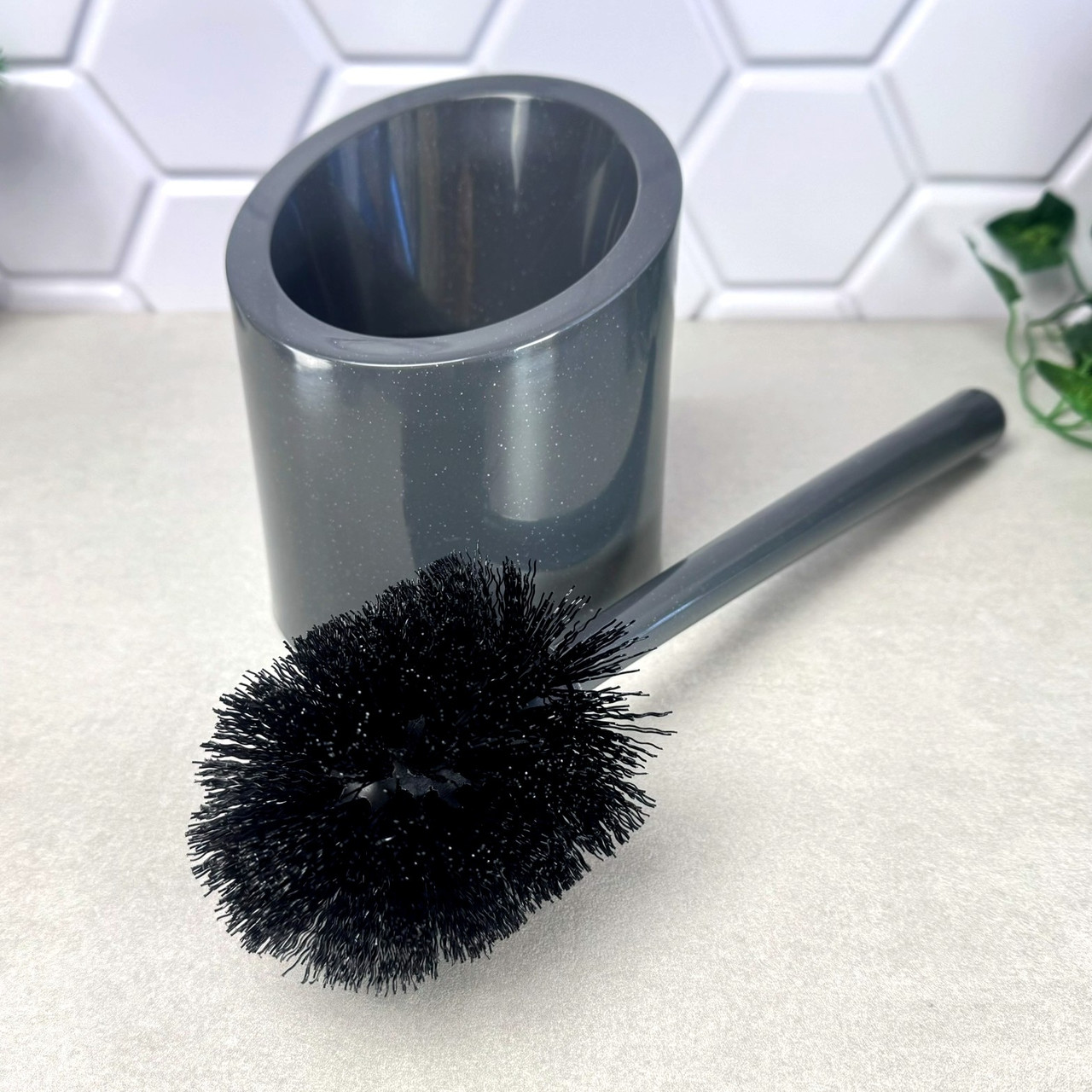 Пластиковий йорж для унітазу на підставці Граніт Алеана