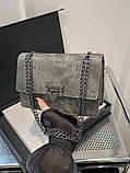 Жіноча класична сумка 10368 на ланцюжку сіра, фото 2