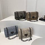 Жіноча класична сумка 10368 на ланцюжку сіра, фото 10