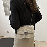 Жіноча класична сумка 10368 на ланцюжку бежева, фото 7