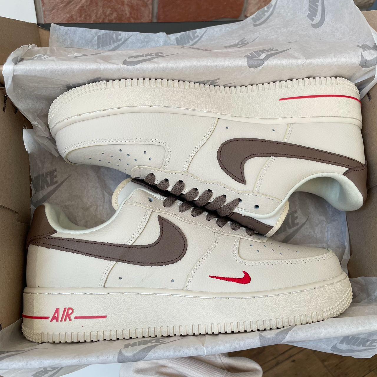 Чоловічі кросівки Nike Air Force 1 Low '07 Essenti "mocco" (біло-коричневі) стильні 0563v Найк vkross
