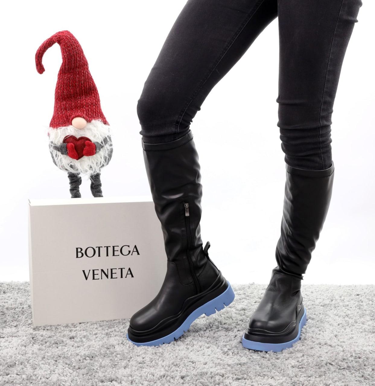 Жіночі зимові чоботи Bottega Veneta (чорні) високі стильні на хутрі Y13052 vkross