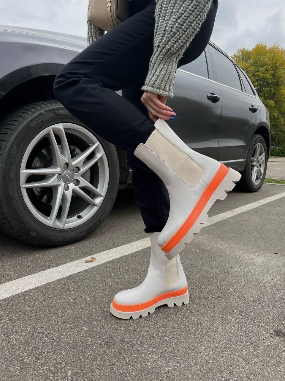 Жіночі зимові черевики Bottega Venata Beige White Orange Fur (білі з жовтогарячим) стильні на хутрі artBT004 vkross