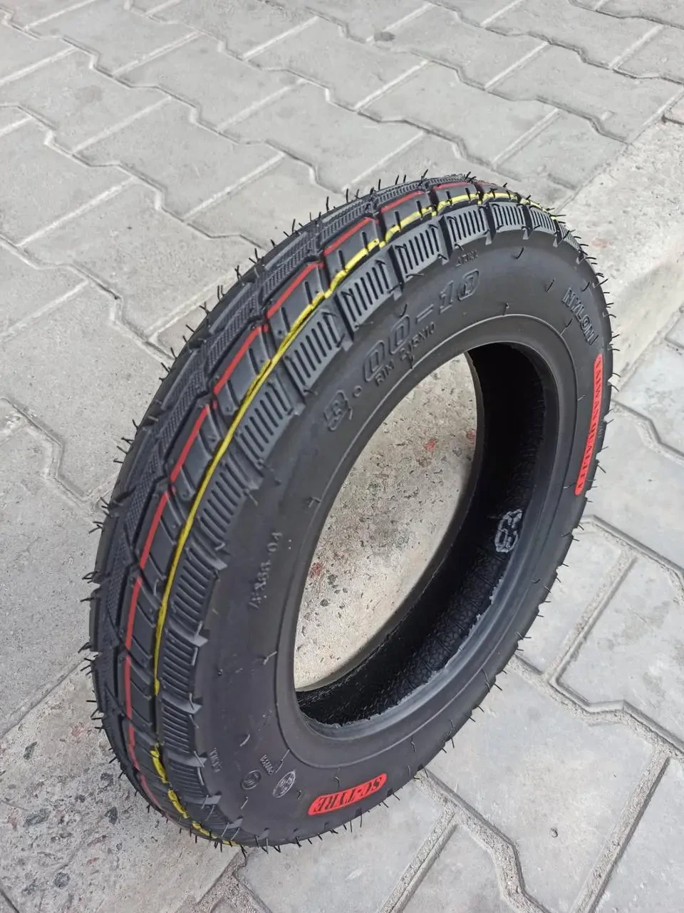 Покришка безкамерна 3.00-10 8PR на скутер шипована ,SC TYRE, фото 1