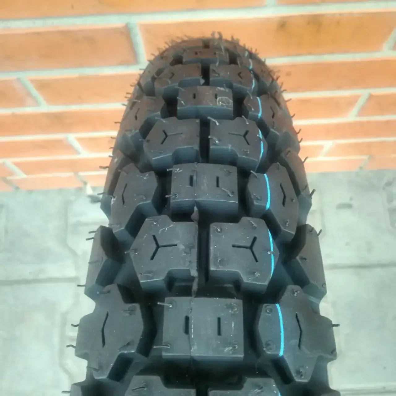 Шина 3.50-18 на мотоцикл Casumina CA 147E 6PR В'єтнам, фото 1