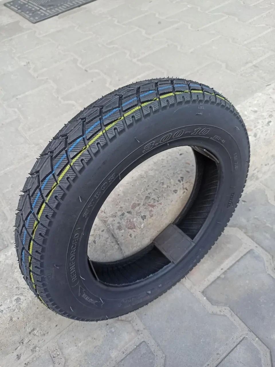 Покришка 3.00-10 на скутер безкамерка Compass 6PR, фото 1