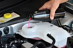 Як діє система охолодження автомобіля, і що змушує працювати антифриз