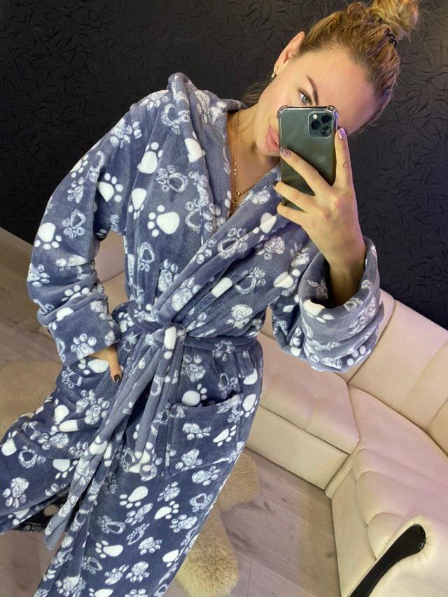 халат теплый длинный серый следы с капюшоном