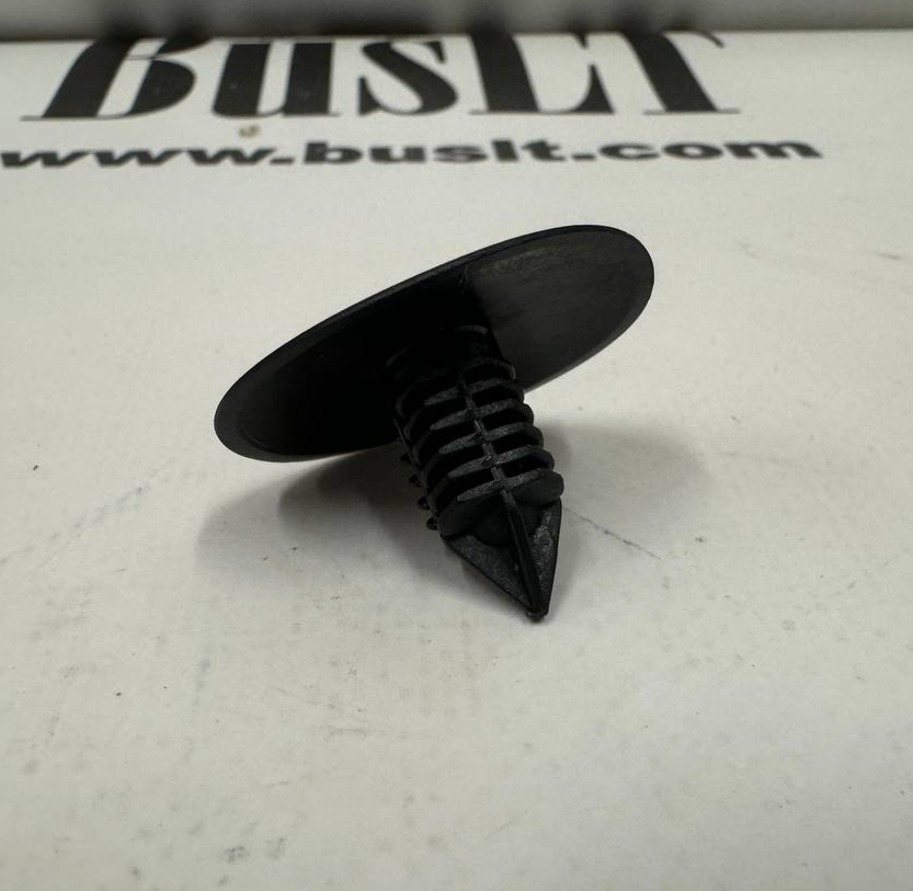 Клипса крепления подкрылков (за 1шт) Renault Trafic / Master 2001г ...