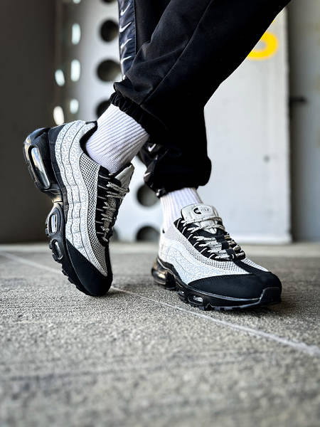 Nike air max 95 se day of the dead hotsell