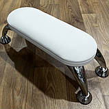 Підставка підлокітник для манікюру на хромованих ніжках з білої подушкою, фото 2