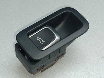 Кнопка відкривання багажника внутрішня AUDI