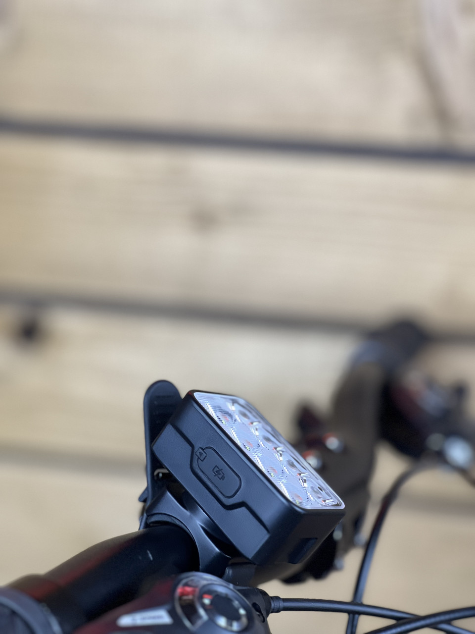 Фонарик на велосипед ліхтарик велофара передня Onride Bizarre F (220 lm, 1500 mAh, Type-C)