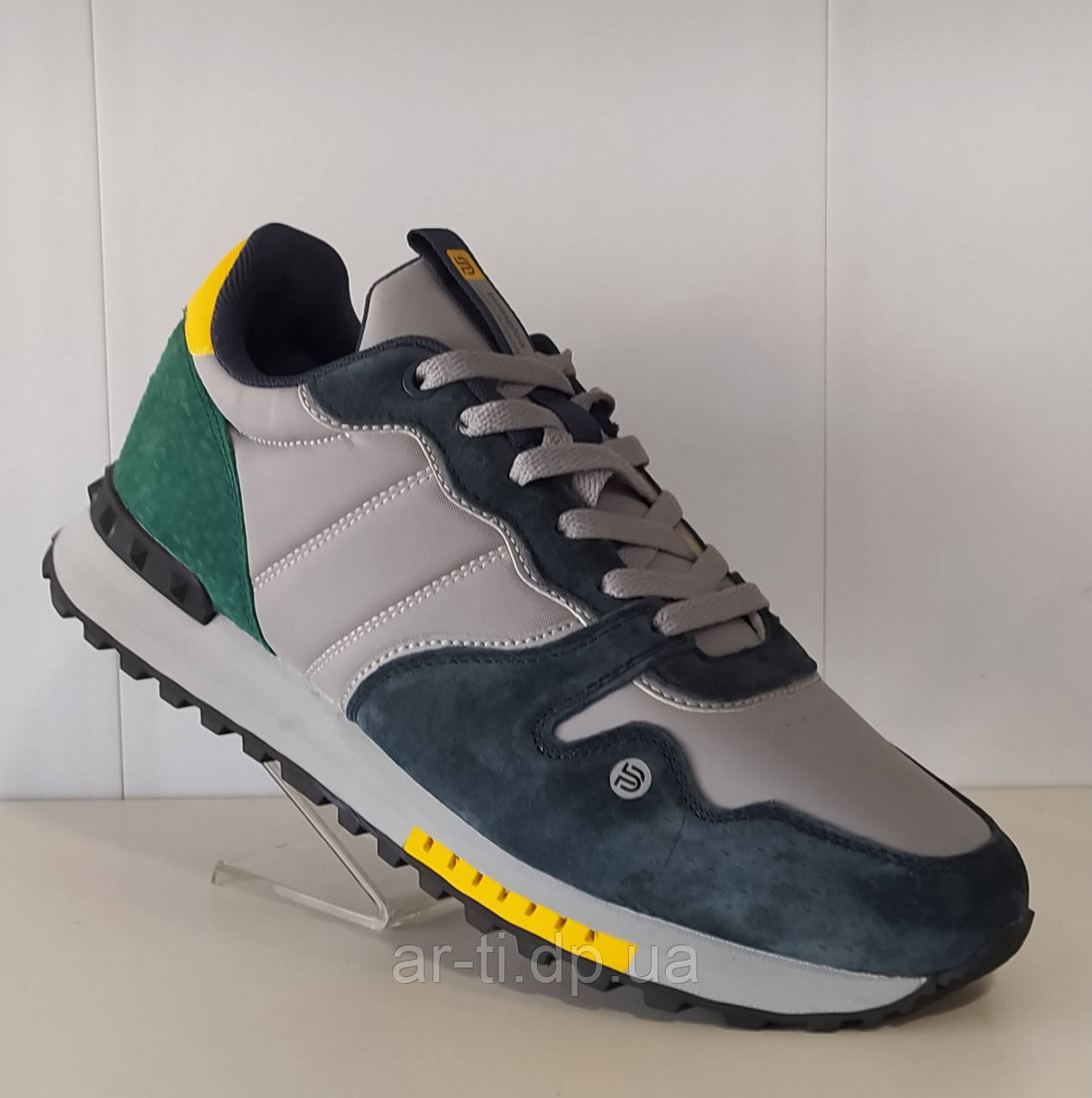 Кросівки натур.шкіра чоловічі 42,42,43,43,44 розміру