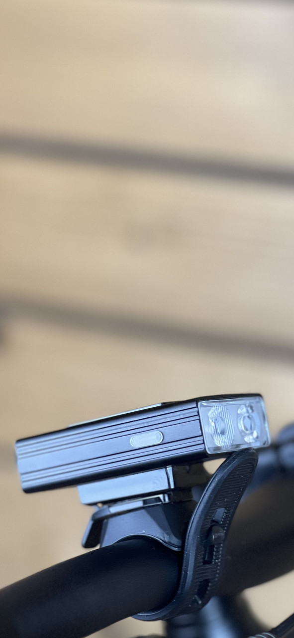 Фонарик на велосипед ліхтарик велофара Onride Wombat (400 lm, 1500 mAh, Micro USB)