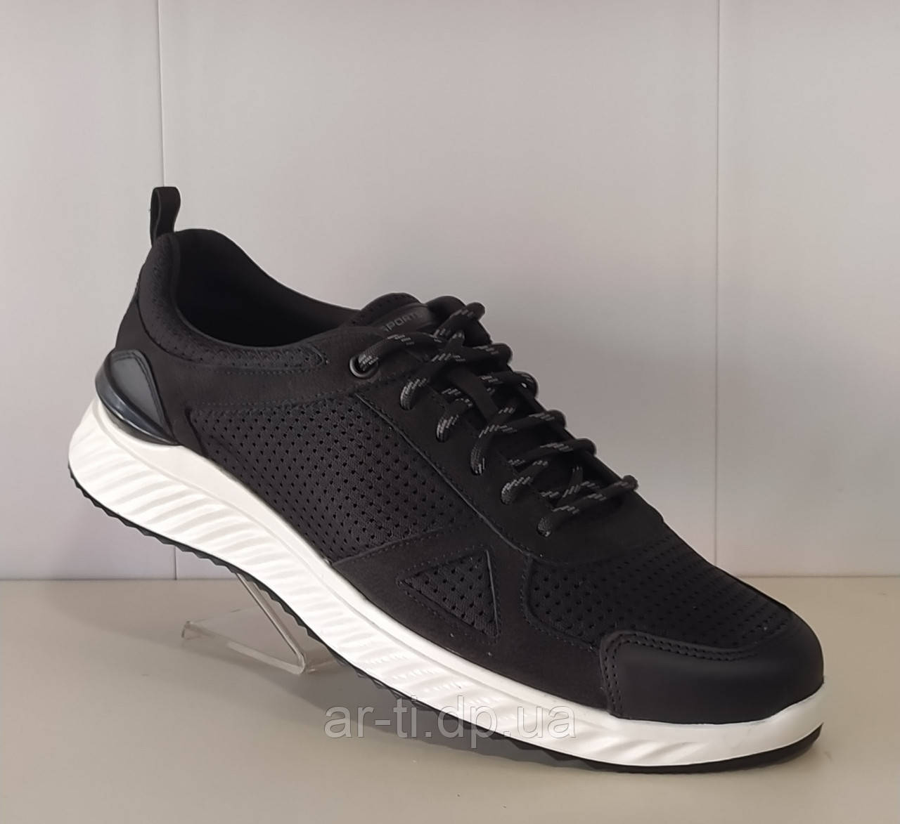 Кросівки натур.шкіра чоловічі 40-44 розміру