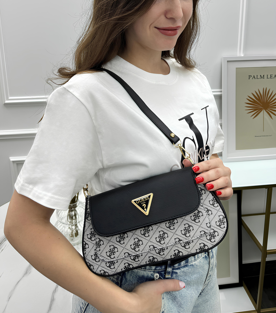 Женская сумка багет светло-серая Guess на плечо небольшая Гесс (ID ...