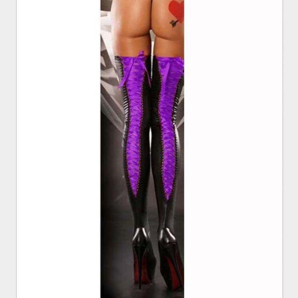 Блискучі вінілові панчохи на зав'язках фіолетового кольору Bdsm4u Talla, фото 1