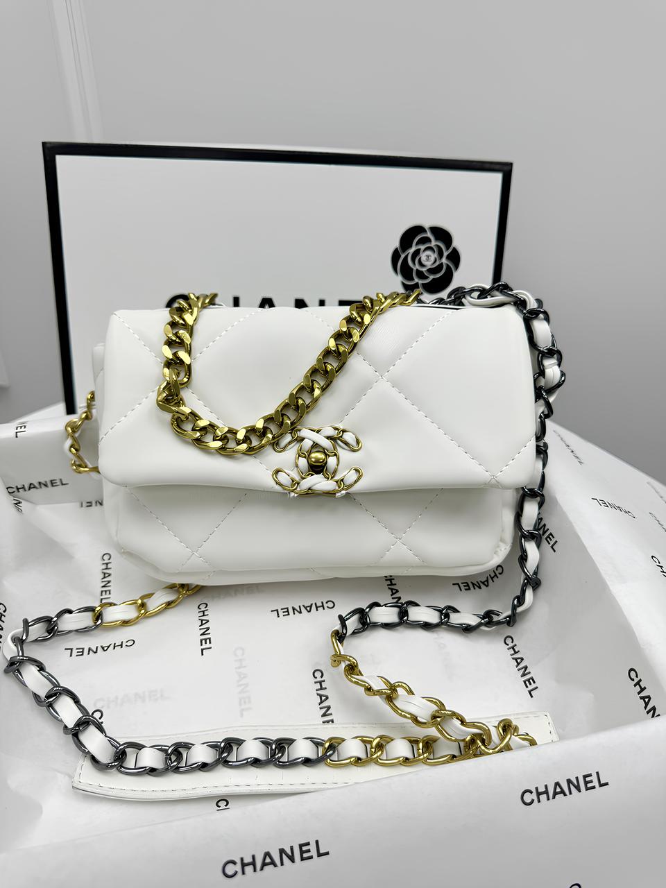 Сумка жіноча клатч Chanel 19 через плече біле срібло-золото Шанель