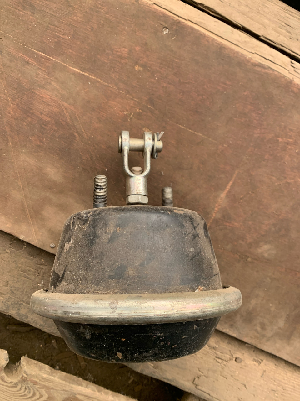 Камера гальмівна Т-150 500-3519010